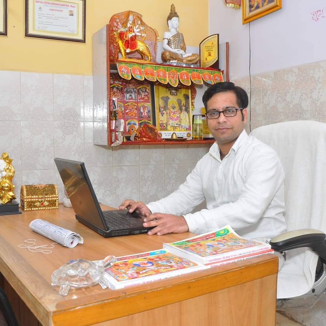 Palm Reading By Astrologer Subhash K Gulati